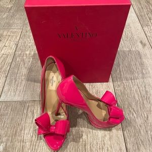 NEW! Valentino couture bow platform peep toe pump!